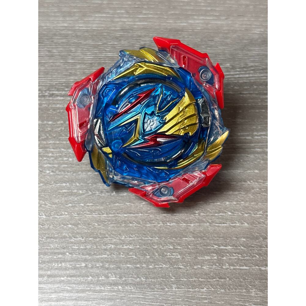Beyblade Burst Ultimate Valkyrie- EUC‎